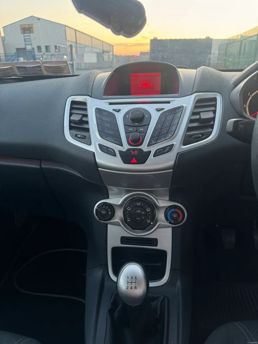 Ford fiesta 2012 - Image 4