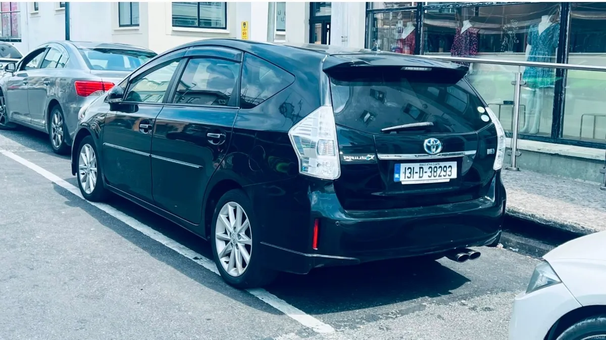 Toyota Prius Alpha 7 seats - Image 4