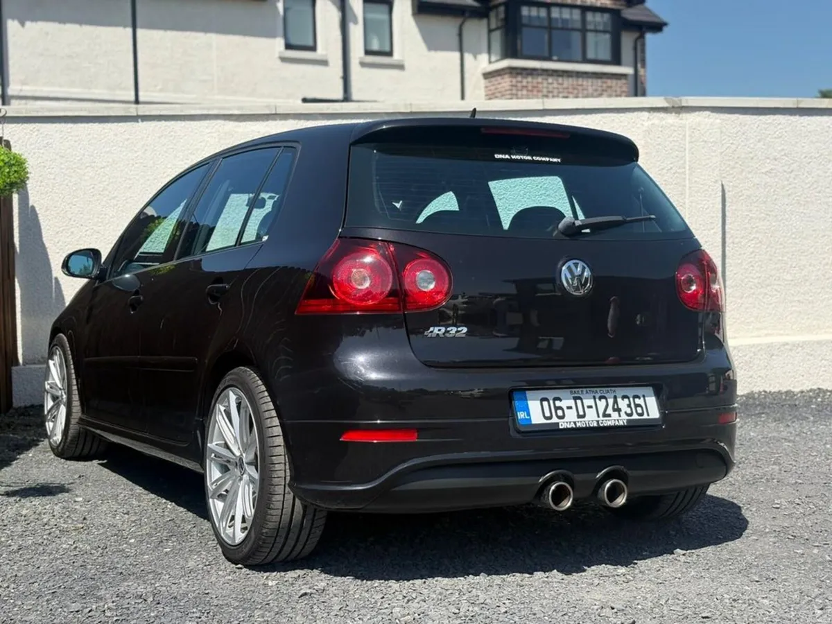 Volkswagen Golf R32 VR6 - DSG - ONLY 36K KMS!! - Image 5