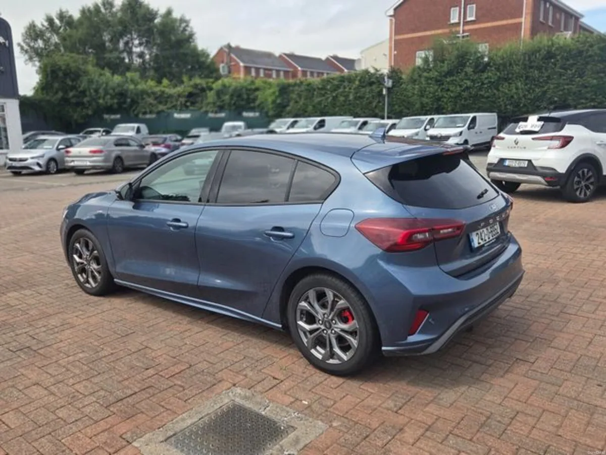 Ford Focus St-line 5D 1.0T 125 Mhev M6 FWD - Image 5