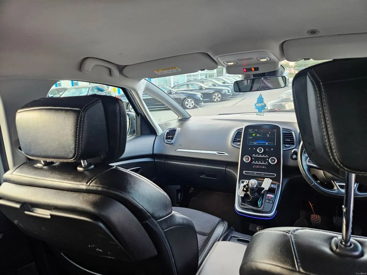 Renault Scenic Dynamique NAV DCI 4DR - Image 6