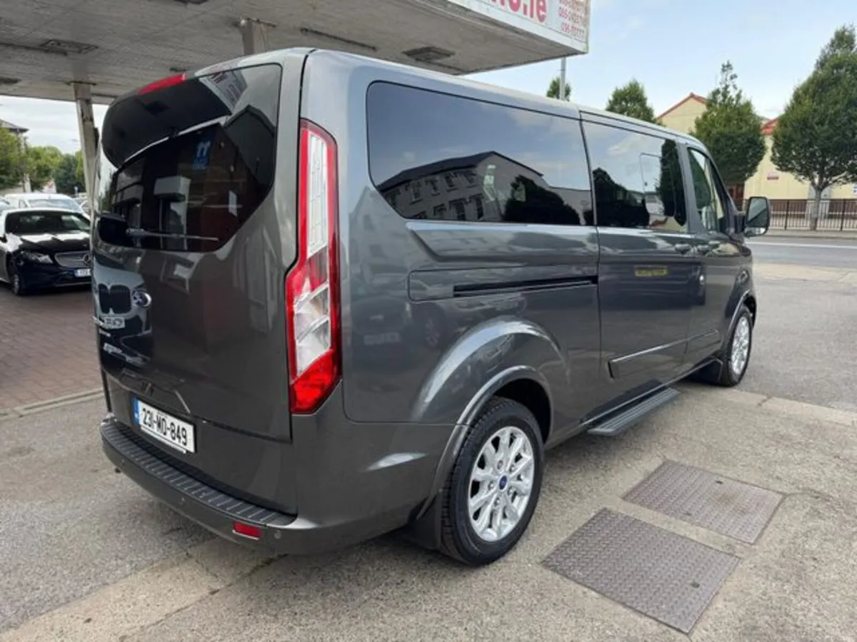 Ford Tourneo Custom Custom BUS LTD 2.0TD170 AUTOMA - Image 3