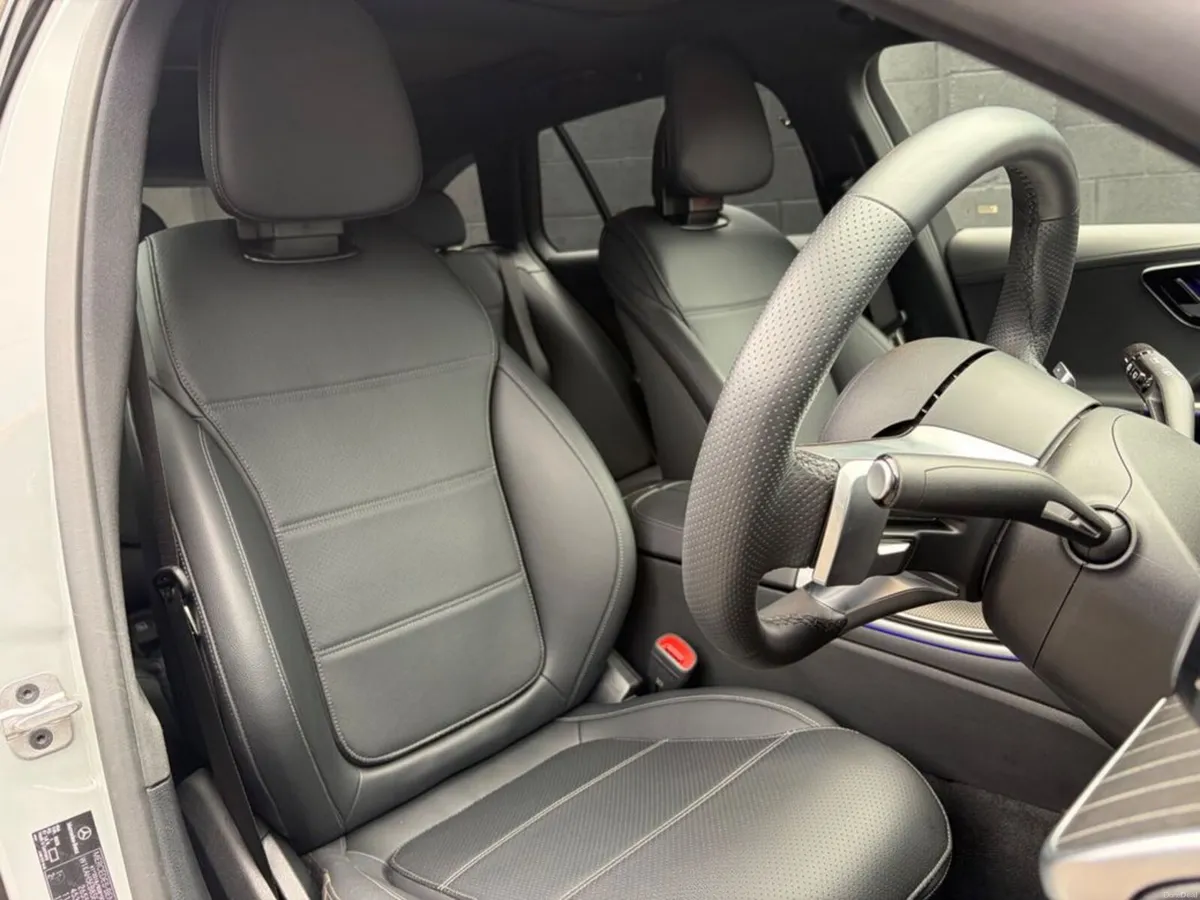 Mercedes-Benz C-Class C300e Premium Plus AMG Line - Image 5