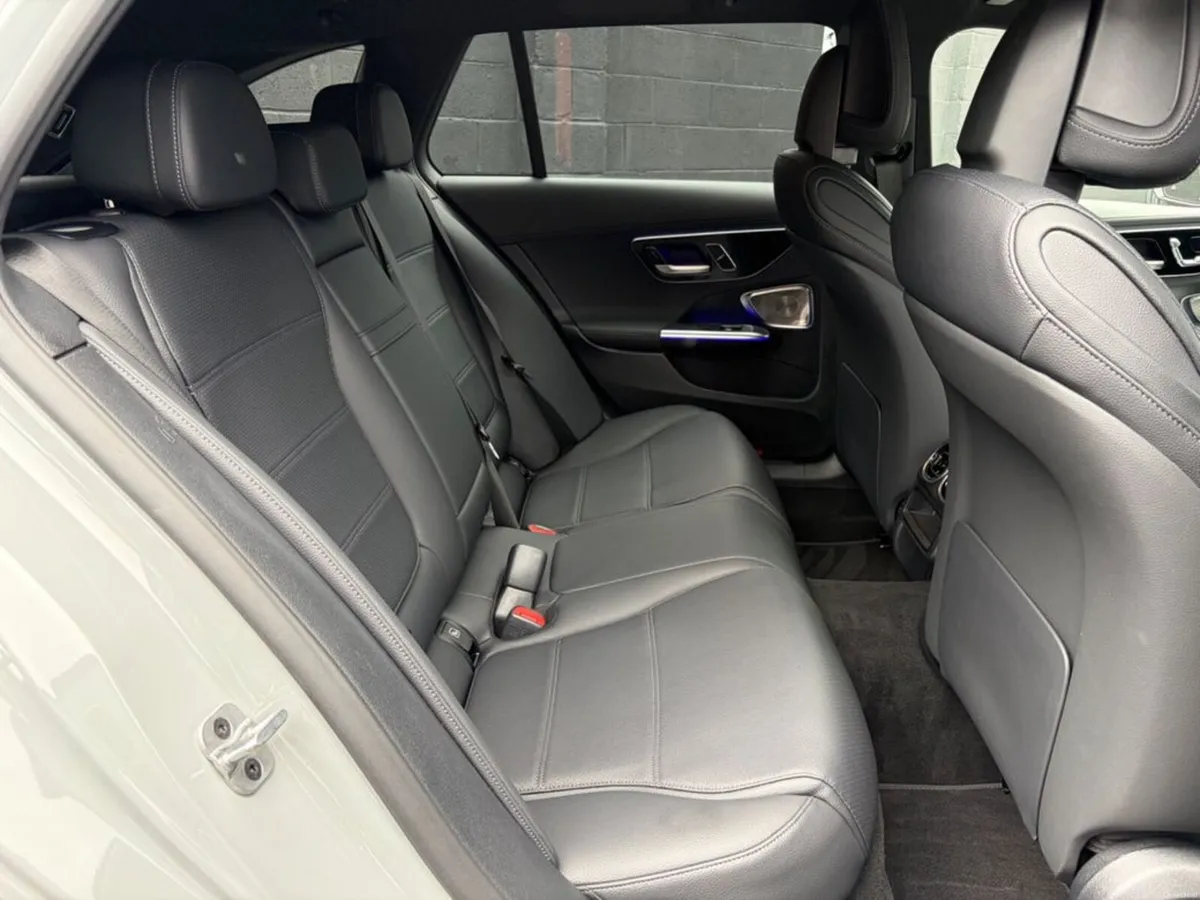 Mercedes-Benz C-Class C300e Premium Plus AMG Line - Image 6
