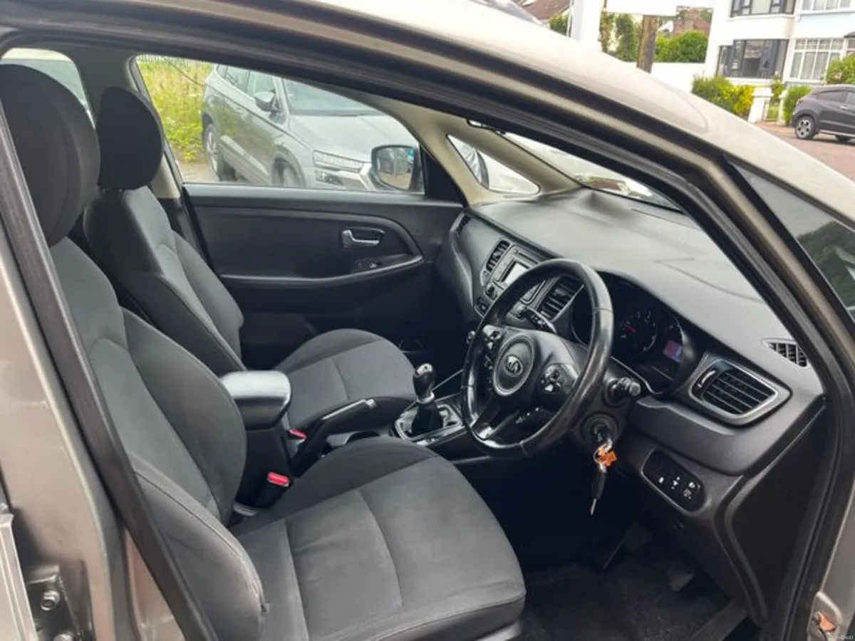 Kia Carens 1.7 EX 5DR - Image 5