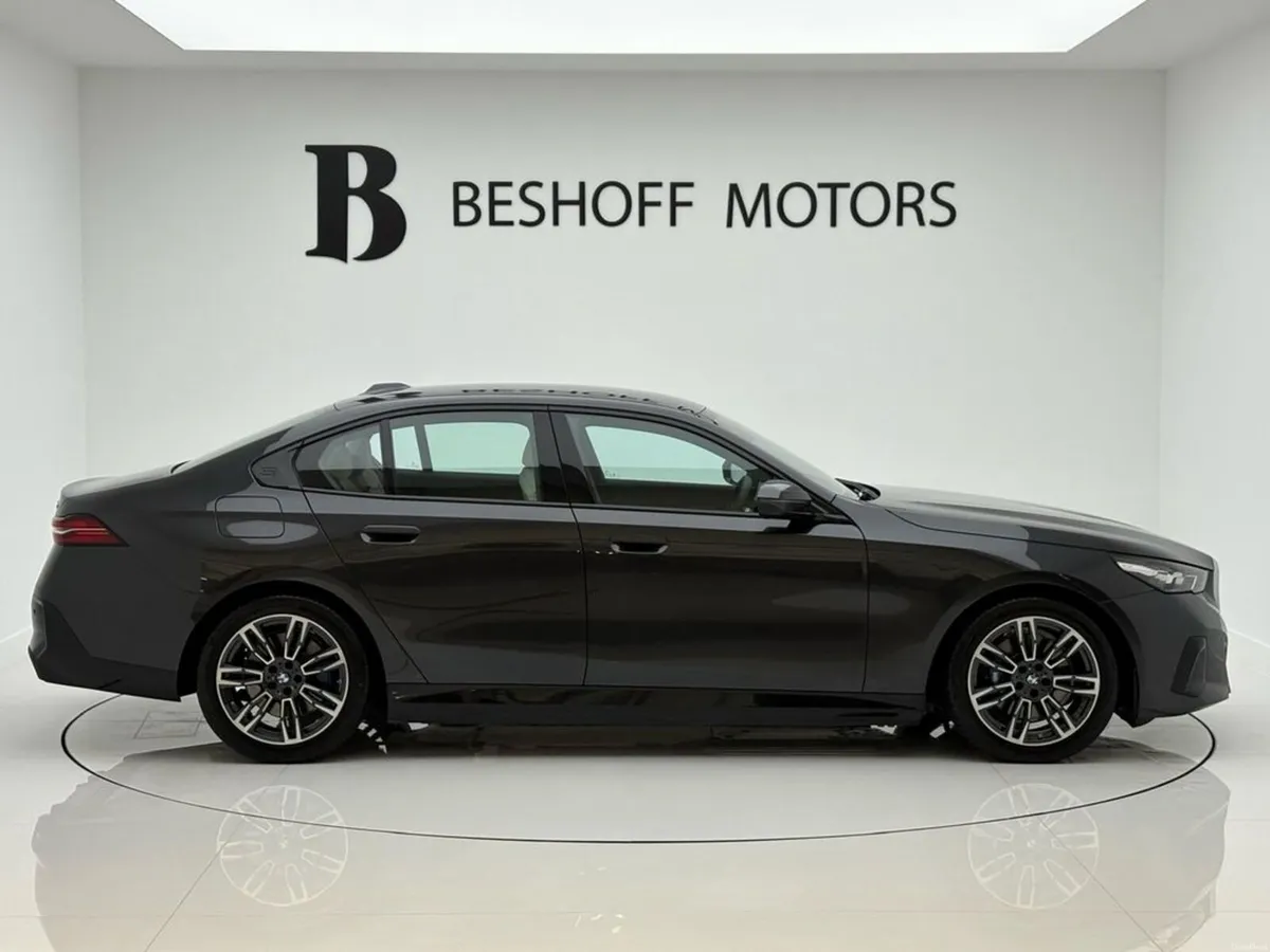 BMW 5-Series 530e M-SPORT=IVORY INTERIOR//ONLY 300 - Image 6