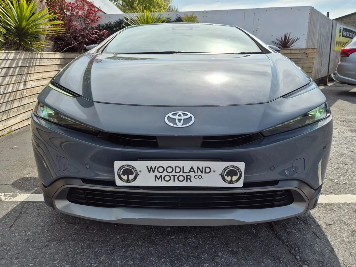Toyota Prius 2.0 HEV / G-PACK HIGH SPEC / LOW MILE - Image 4