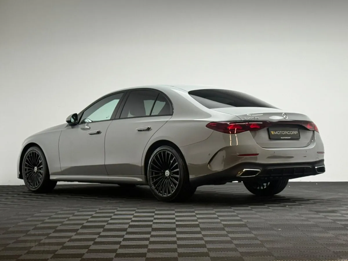 Mercedes-Benz E-Class E220D AMG LINE - Image 5
