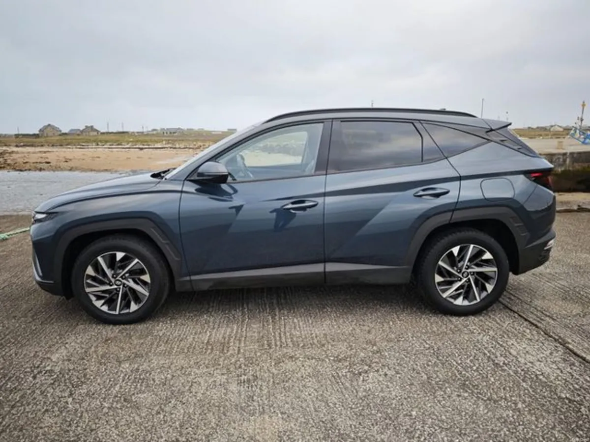 Hyundai Tucson ix35 Executive 5DR - Image 6