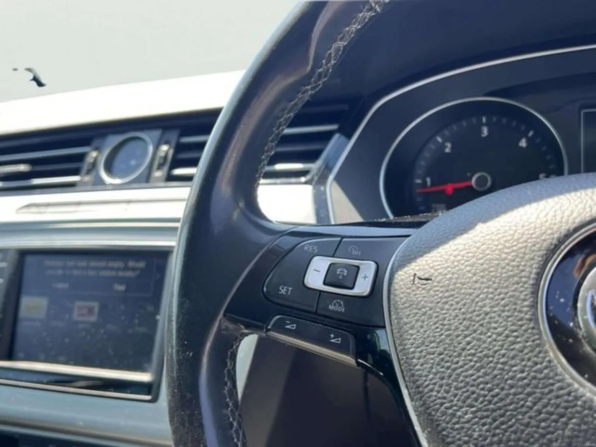 Volkswagen Passat 2.0 TDI SE Business BMT 150PS 4D - Image 6