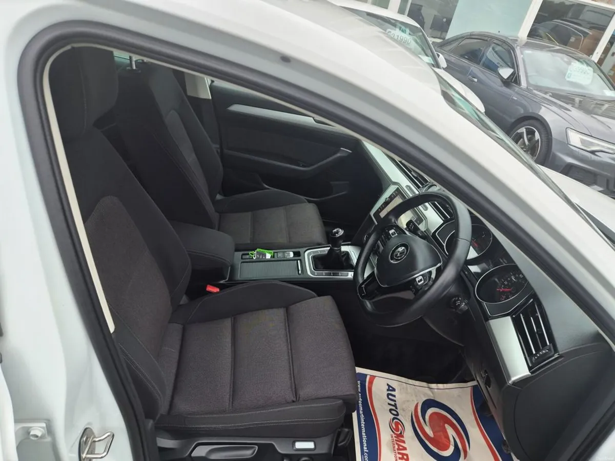 Volkswagen Passat 2.0 TDI SE Business BMT 150PS 4D - Image 3
