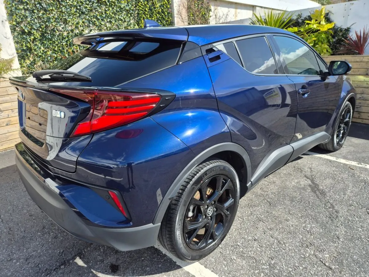 Toyota C-HR 1.8 HYBRID / SOL NERO EDITION WITH SAF - Image 5