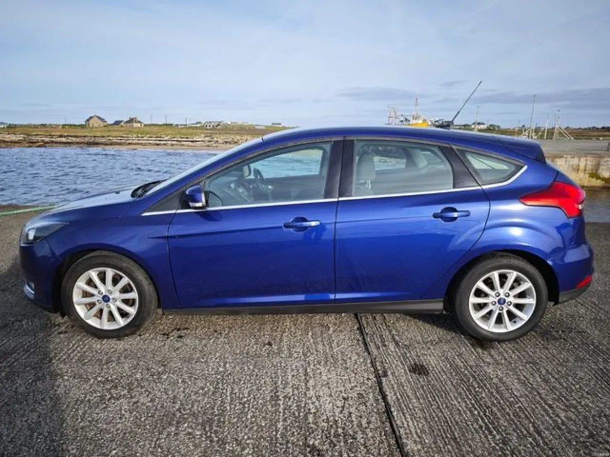 Ford Focus 1.5 TDCI Titanium 120PS 6SP 5DR - Image 6