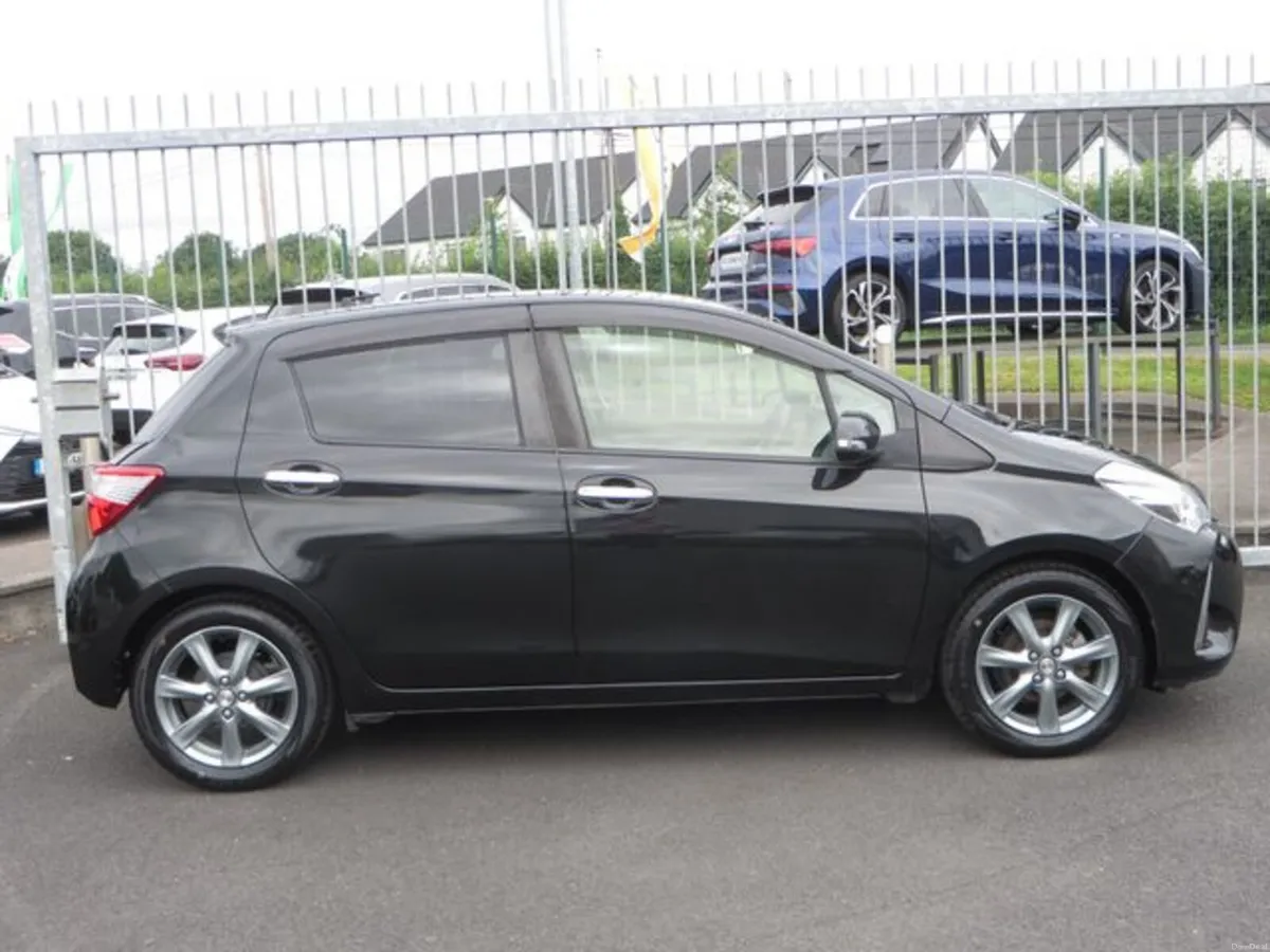 Toyota Vitz 5DR Automatic - Image 4