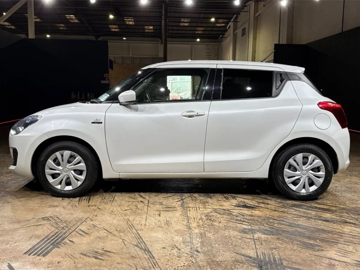 Suzuki Swift 1.2 HYBRID AUTOMATIC - CRUISE CONTROL - Image 6