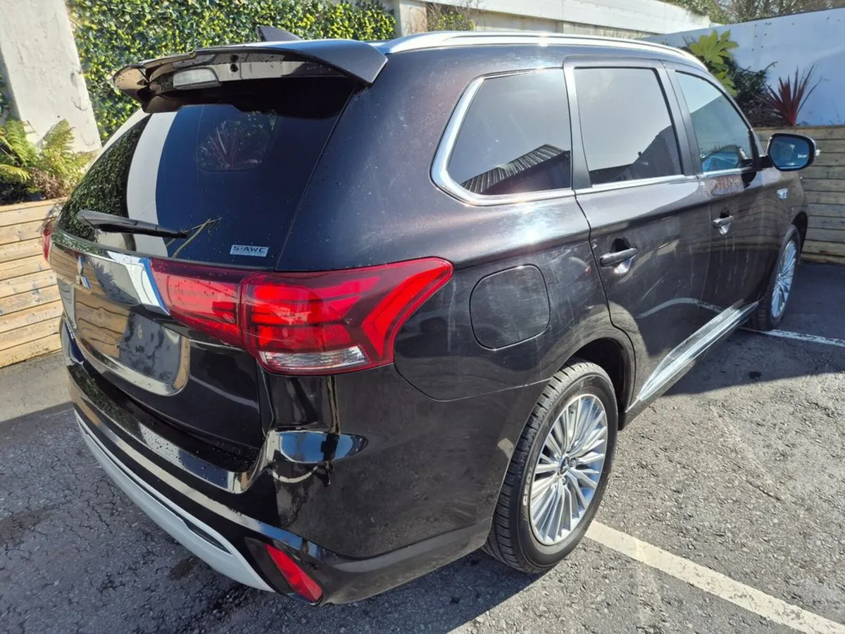 Mitsubishi Outlander 2.4 PHEV EXCEED / TOP SPEC / - Image 5