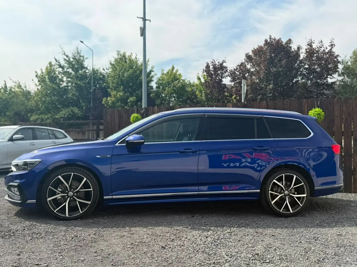Volkswagen Passat RLINE - 2.0 TDI - 49K KMS - Image 4