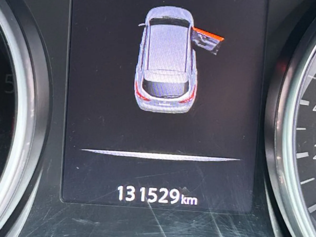 Nissan Qashqai 1.5 SV Premium SS 18 4DR - Image 4