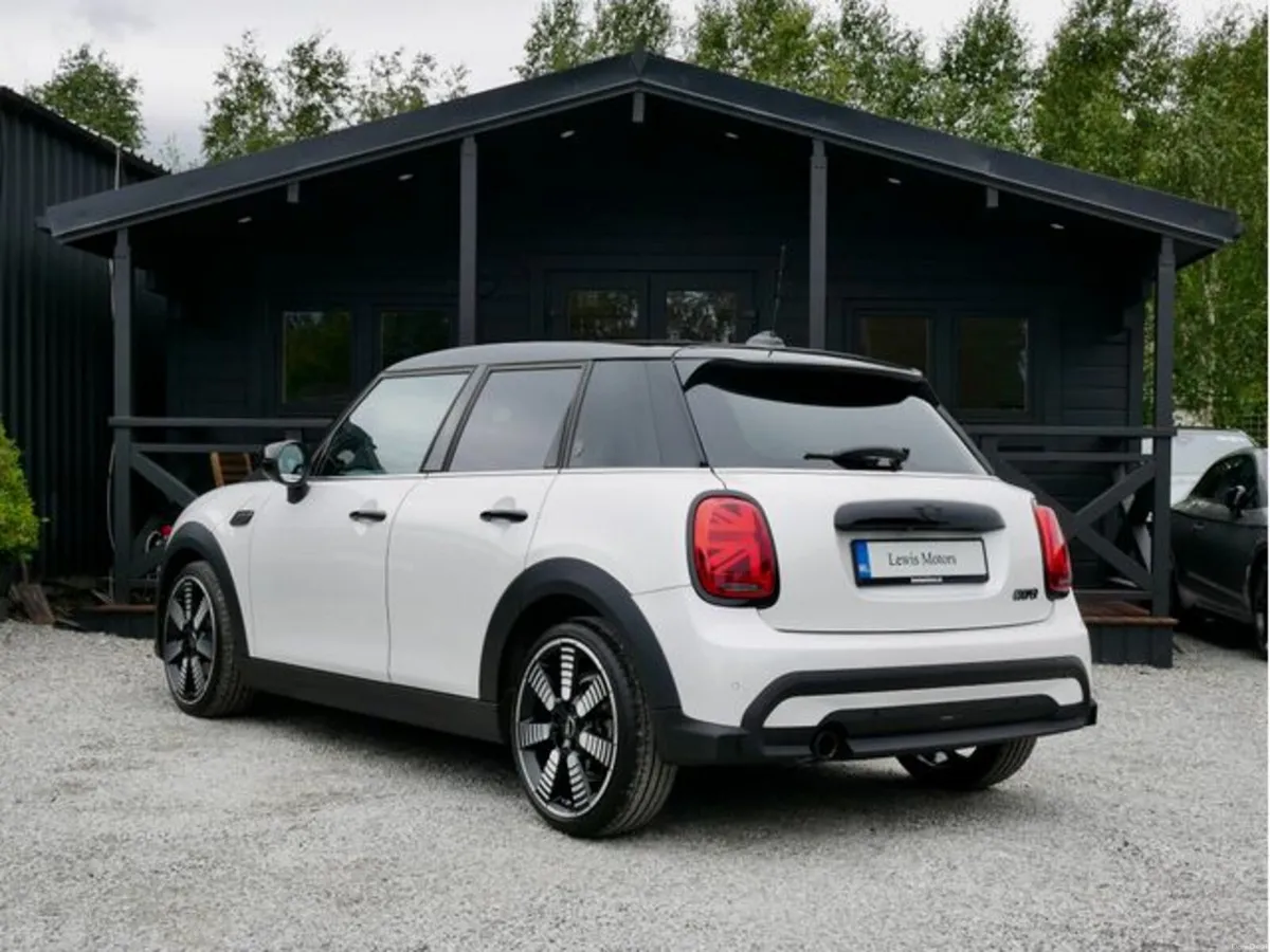 Mini Cooper AUTO, PAN ROOF, BLACK LEATHER INTERIOR - Image 4