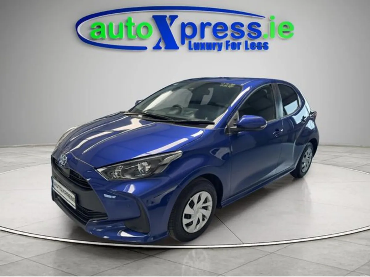 Toyota Yaris 1.5 HYBRID X Automatic, Reversing cam - Image 5