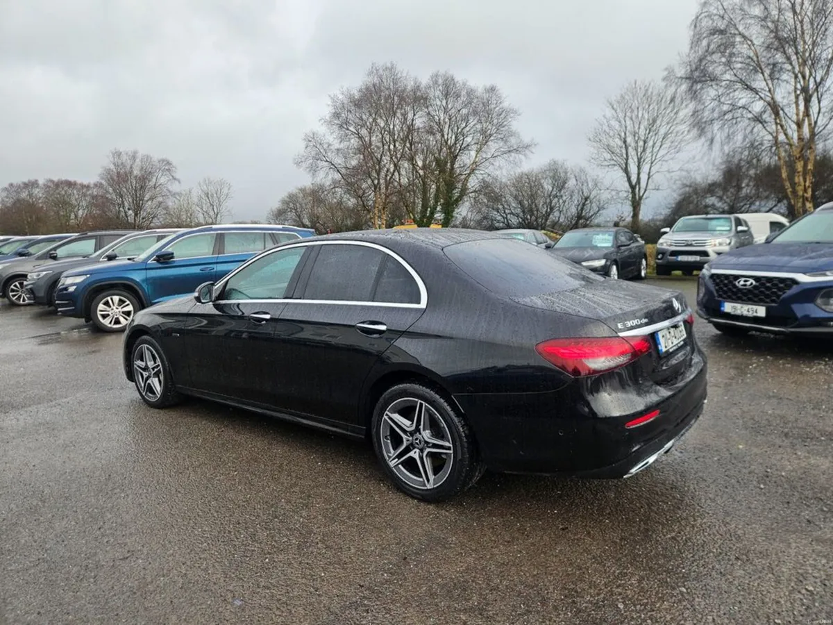 Mercedes-Benz E 300 DE AMG Line Premium - Image 3