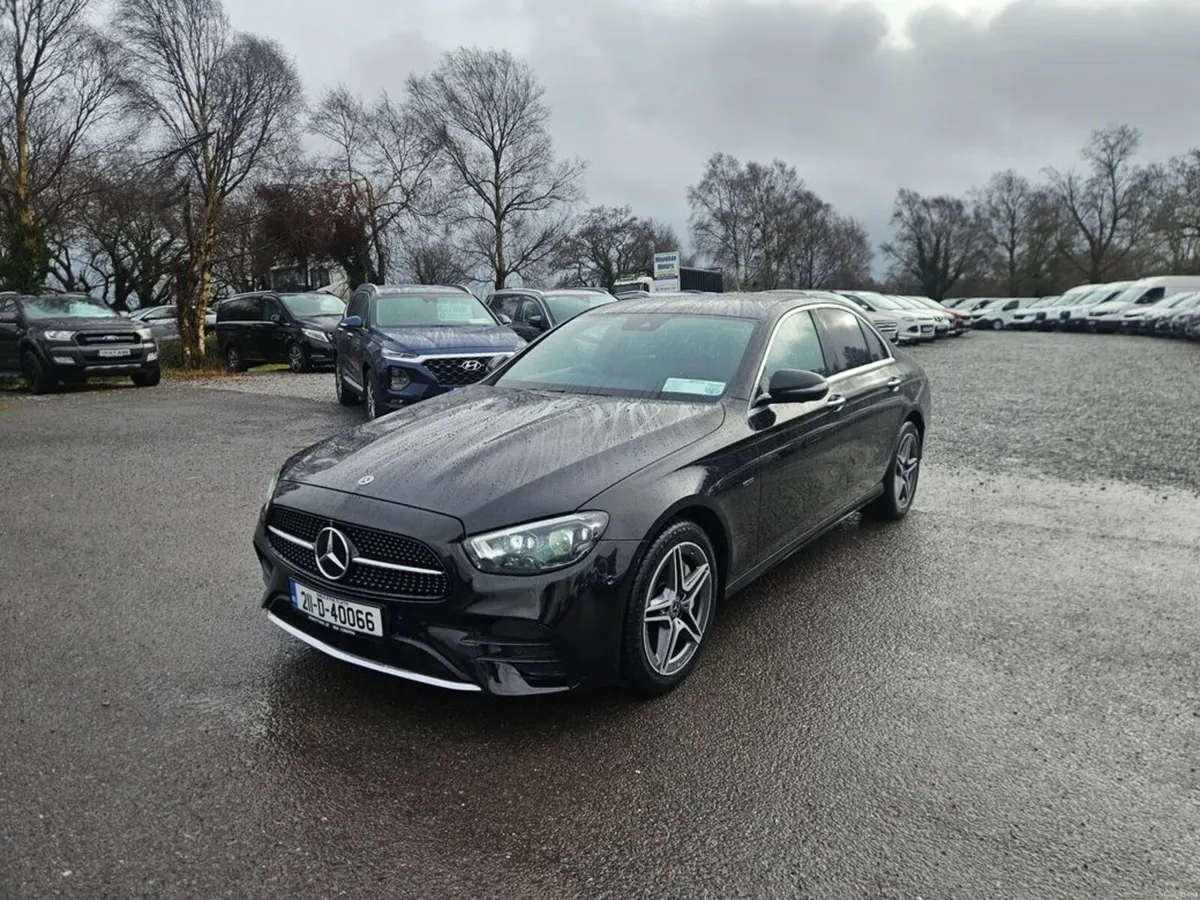 Mercedes-Benz E 300 DE AMG Line Premium - Image 4