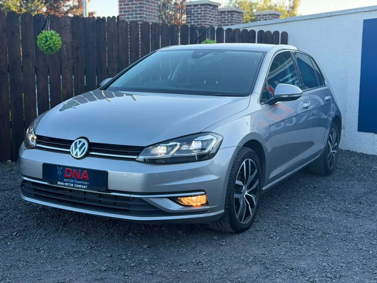 Volkswagen Golf HIGHLINE AUTO - 25K KMS! - Image 3