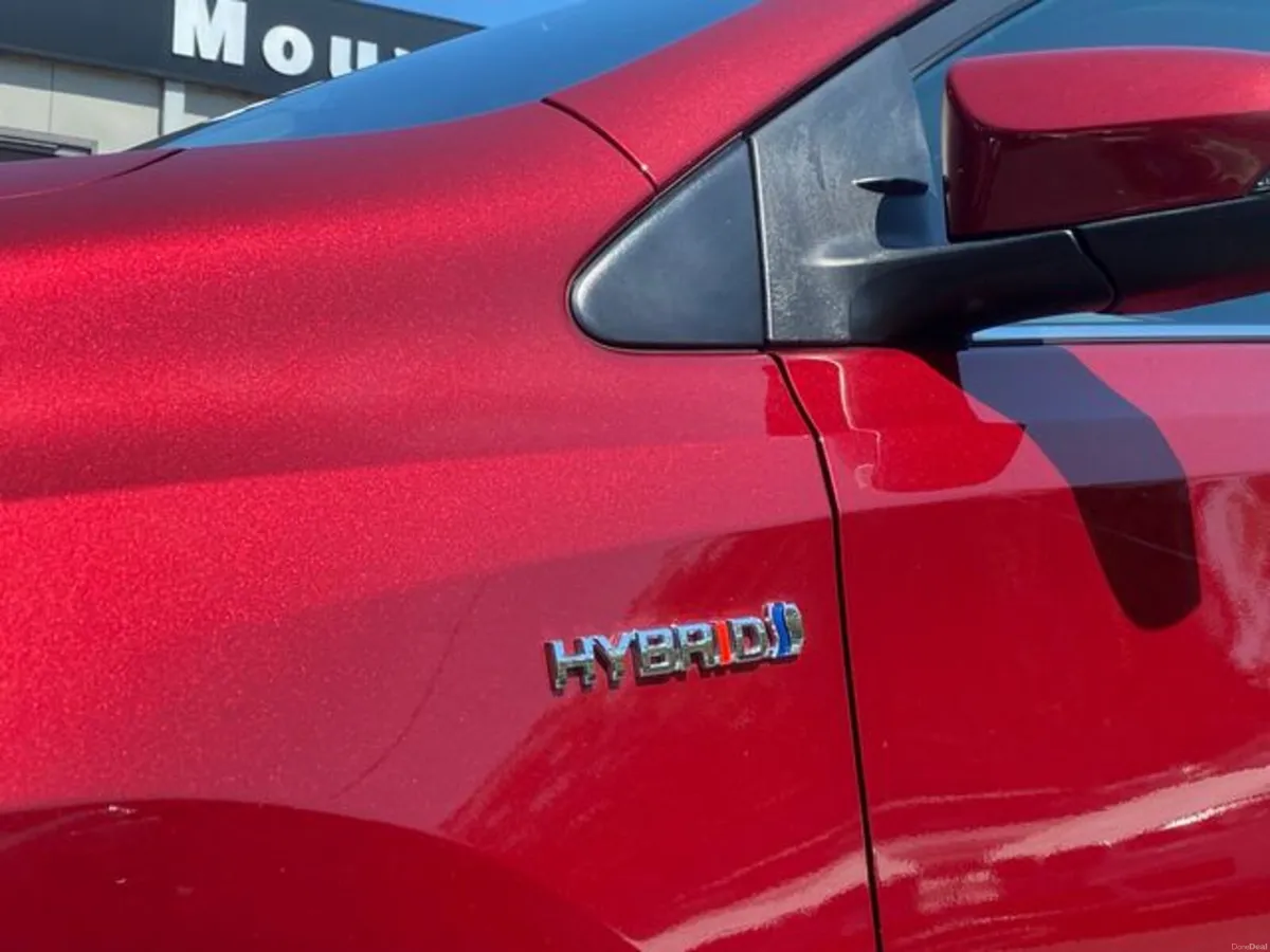 Toyota Auris Hybrid Luna Auto - Image 4