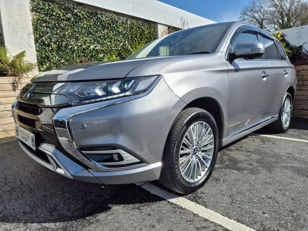 Mitsubishi Outlander 2.4 PHEV / INTENSE SAFETY PAC - Image 2