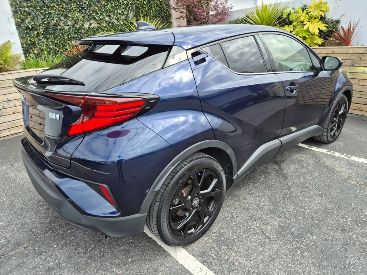 Toyota C-HR 1.8 HYBRID / SOL NERO EDITION WITH SAF - Image 5