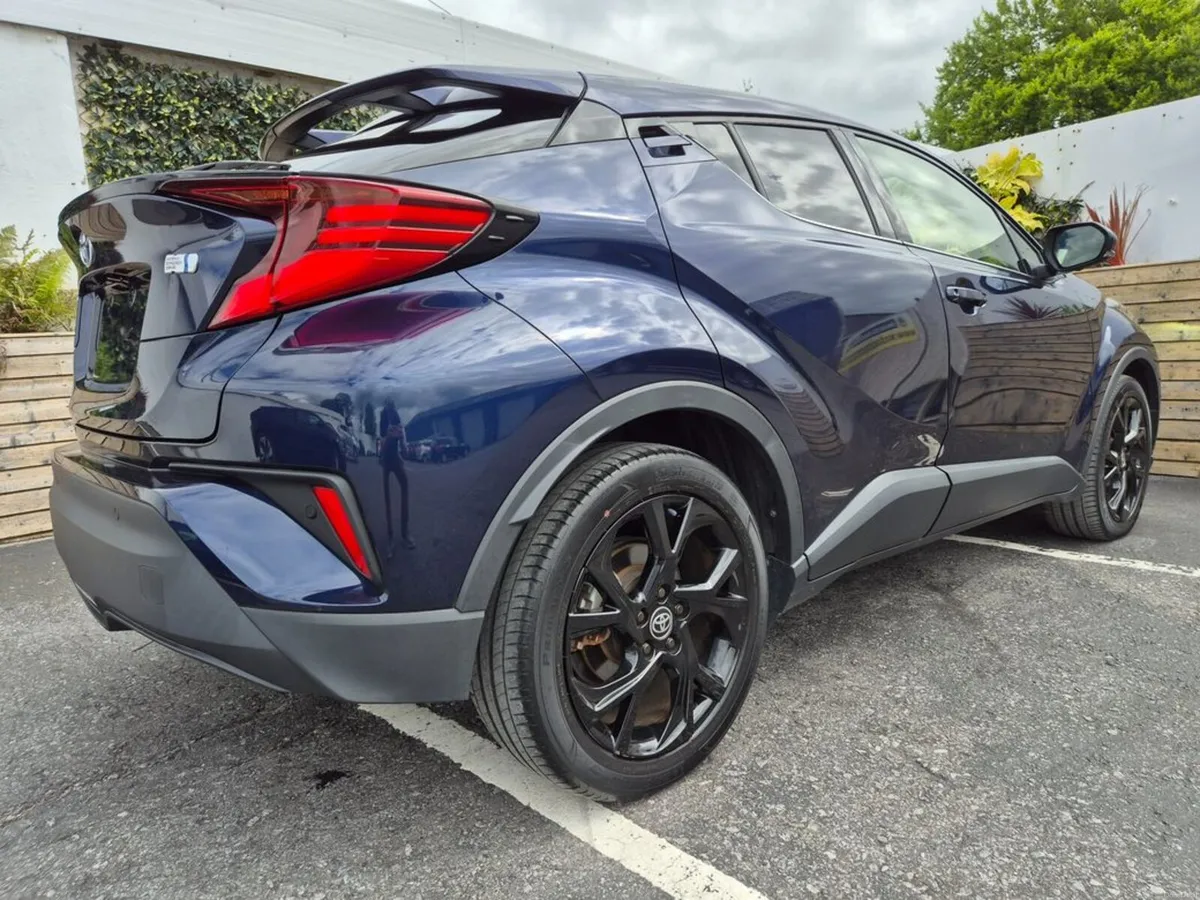 Toyota C-HR 1.8 HYBRID / SOL NERO EDITION WITH SAF - Image 6