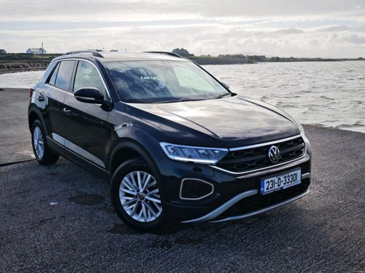 Volkswagen T-Roc Life 1.0 TSI M6F 110HP 5DR - Image 1
