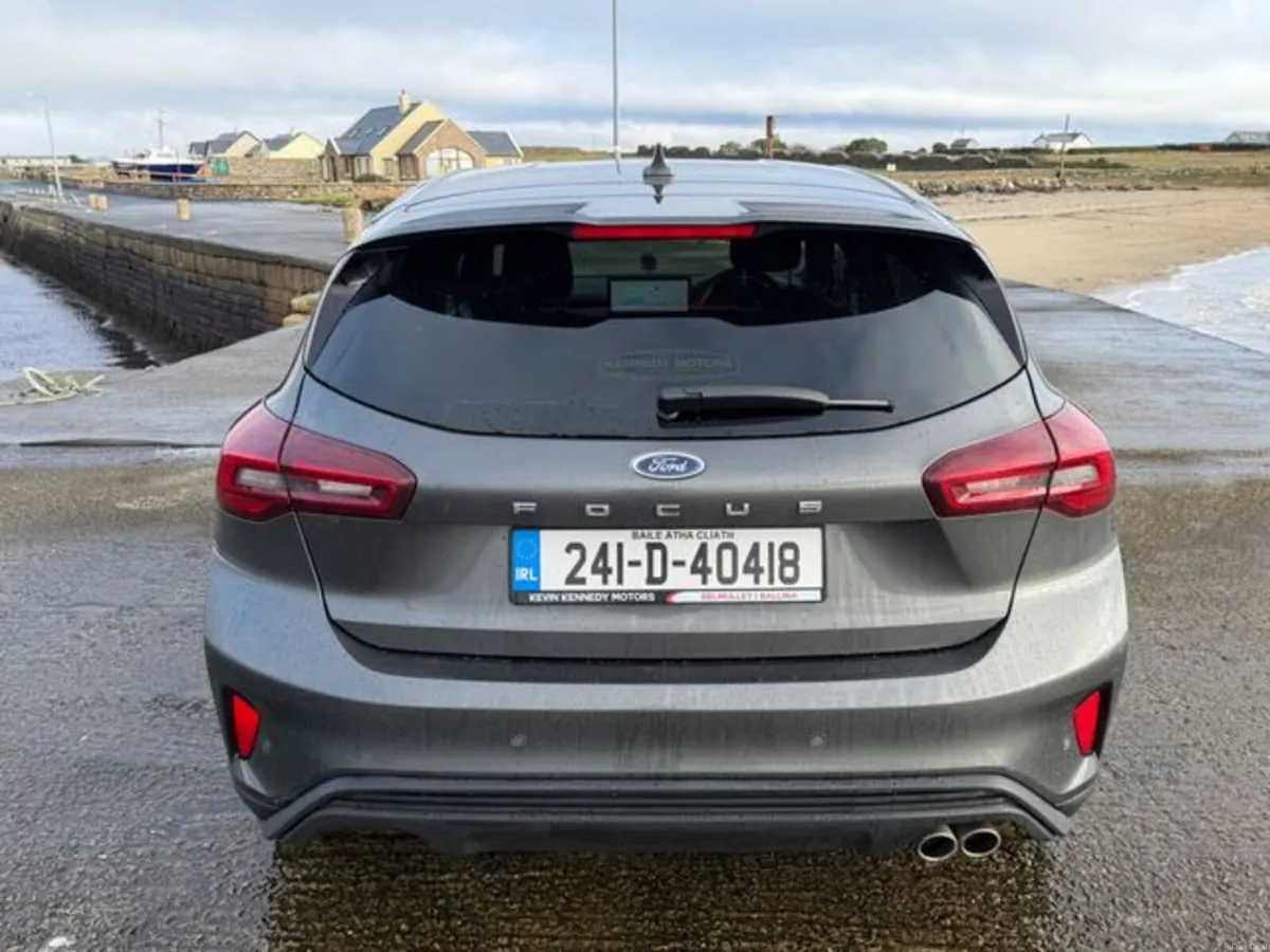 Ford Focus 1.0L ECO St-line 125PS MAN 4DR - Image 4