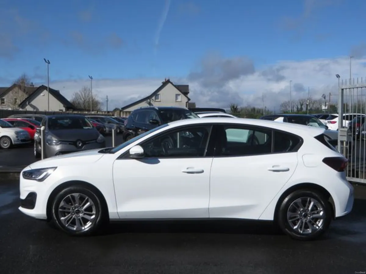 Ford Focus TITANIUM 1.0 MHEV PETROL AUTOMATIC - Image 5