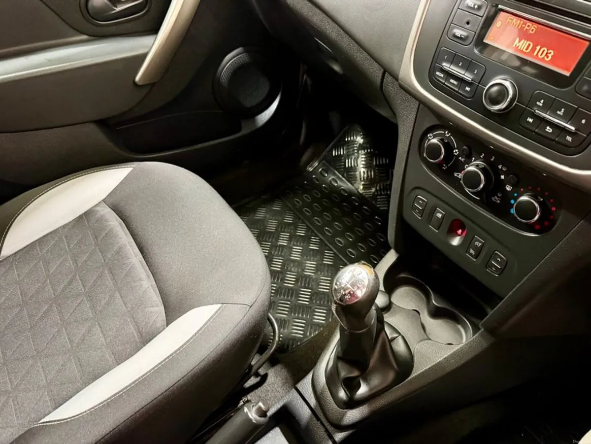 Dacia Sandero STEPWAY SIGNATURE 1.5 DCI 90 4 - Image 5