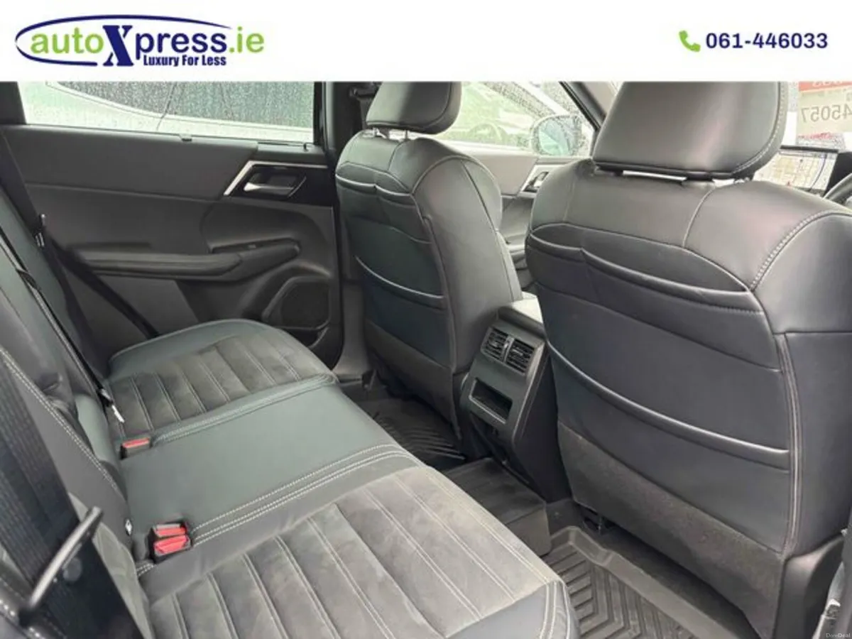 Mitsubishi Outlander PHEV 4WD BLACK EDITION, Low m - Image 6
