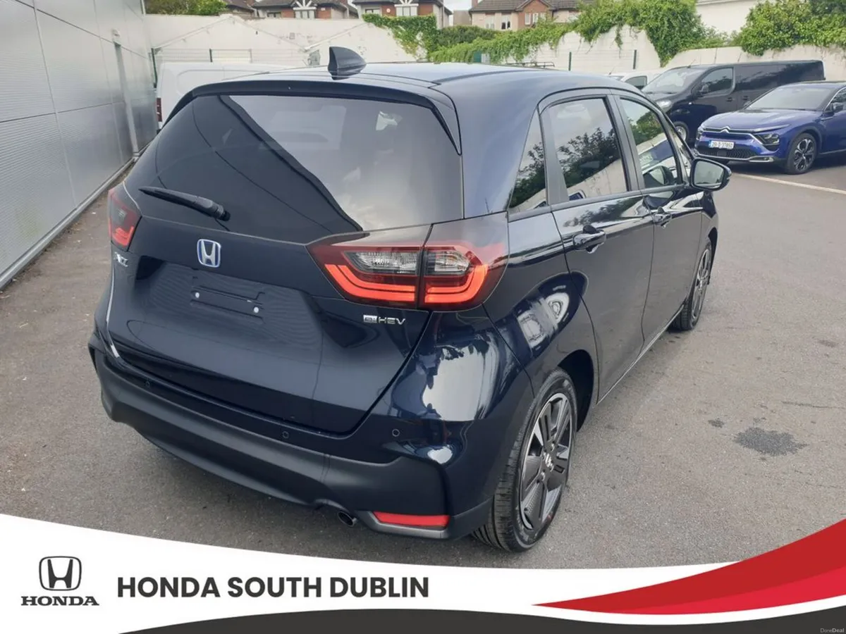 Honda Jazz "Advance" Model Hybrid - Image 5