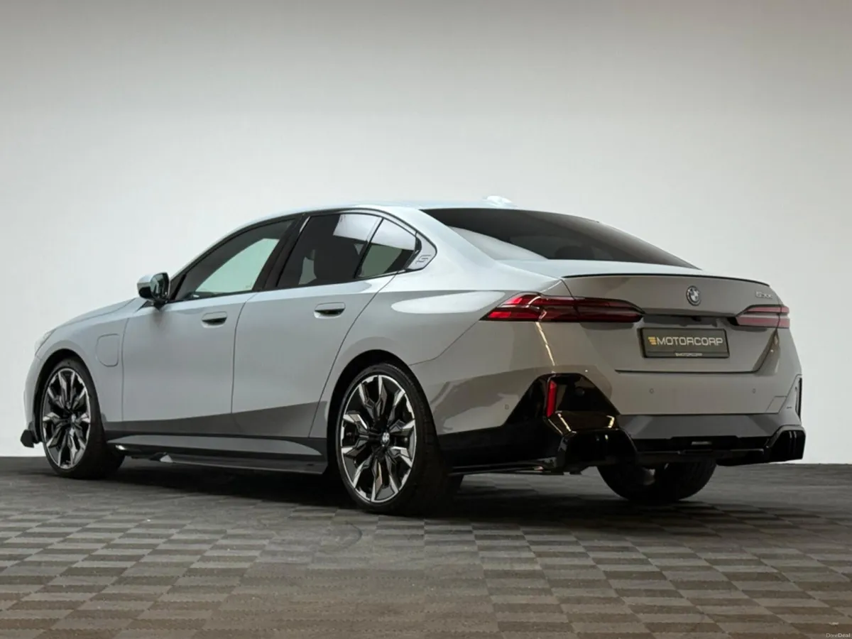 BMW 5-Series 530E M SPORT PRO - Image 5