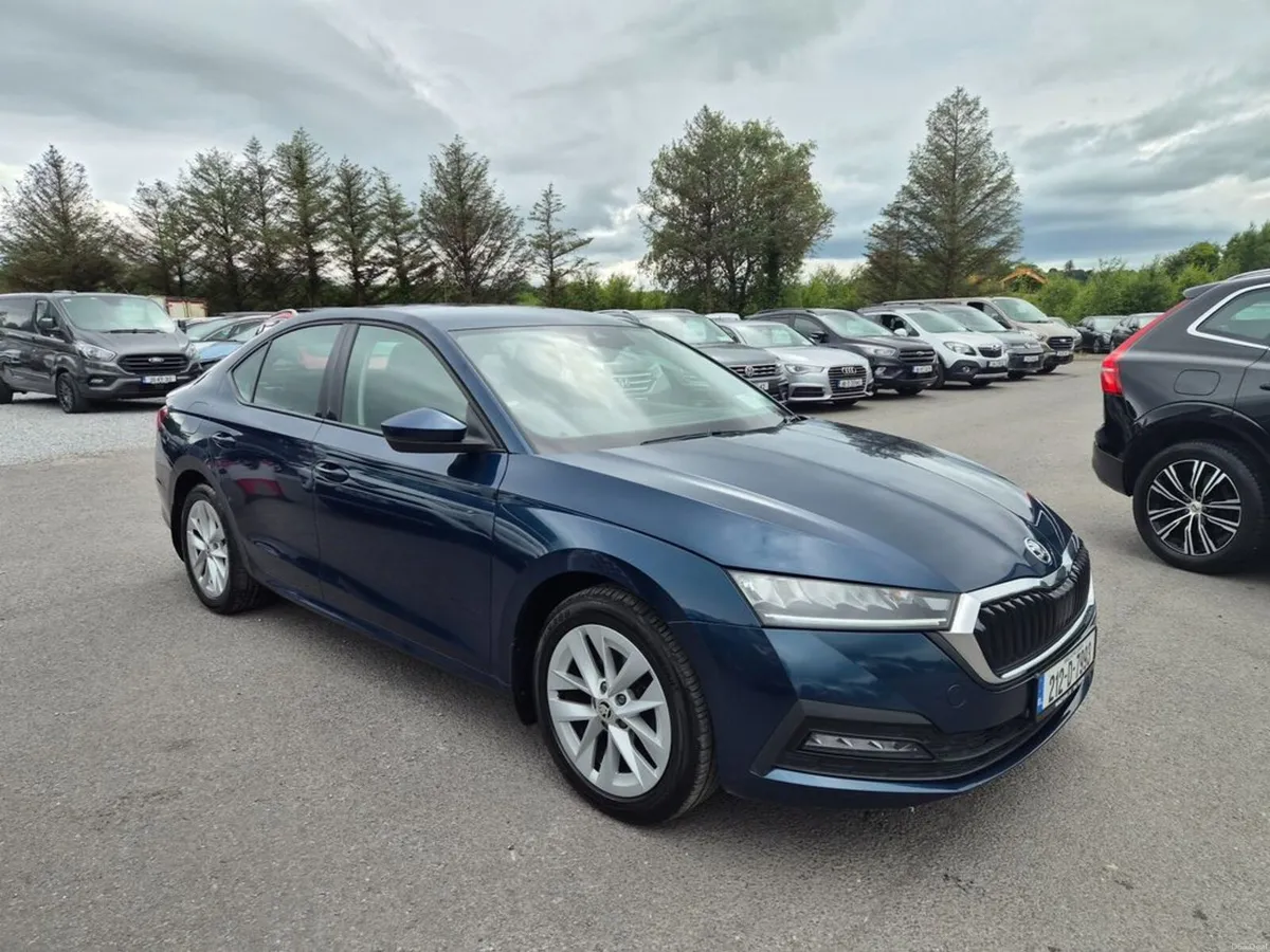 Skoda Octavia AMB 2.0tdi 115HP 5DR - Image 1