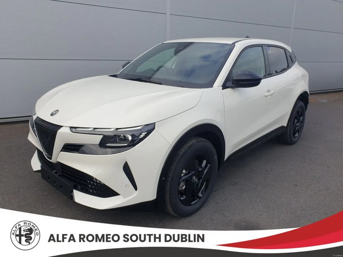 Alfa Romeo Junior "Ibrida" Hybrid Model with Tech - Image 3