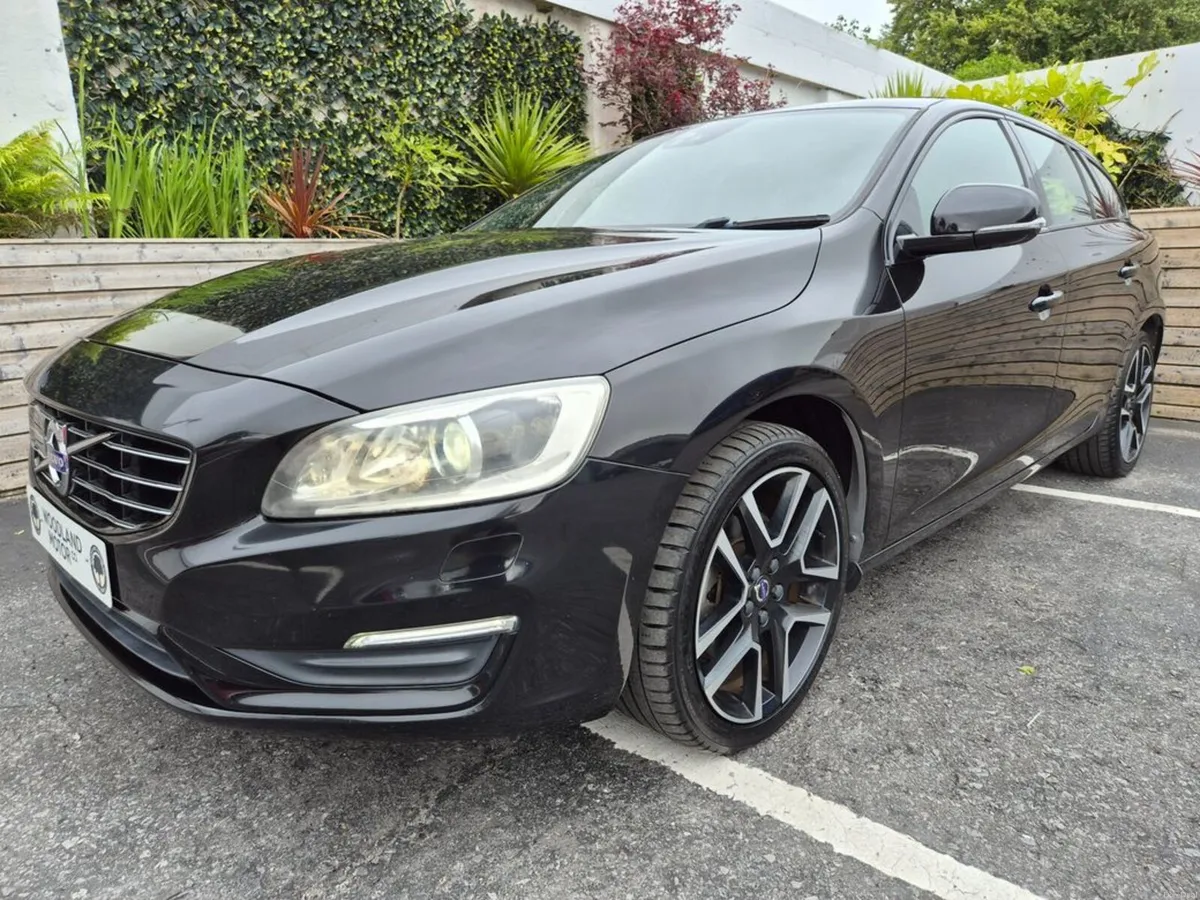 Volvo V60 2.0 D4 / AUTO / DYNAMIC EDITION / LOW MI - Image 2