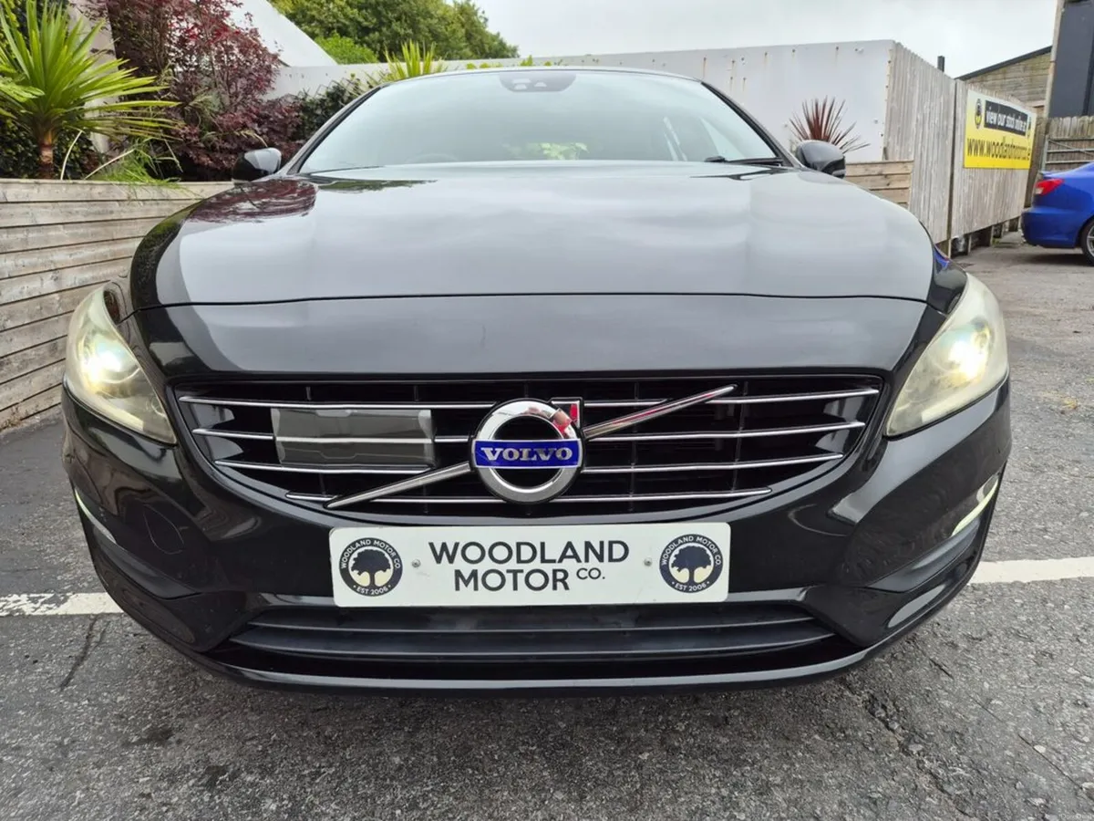 Volvo V60 2.0 D4 / AUTO / DYNAMIC EDITION / LOW MI - Image 3