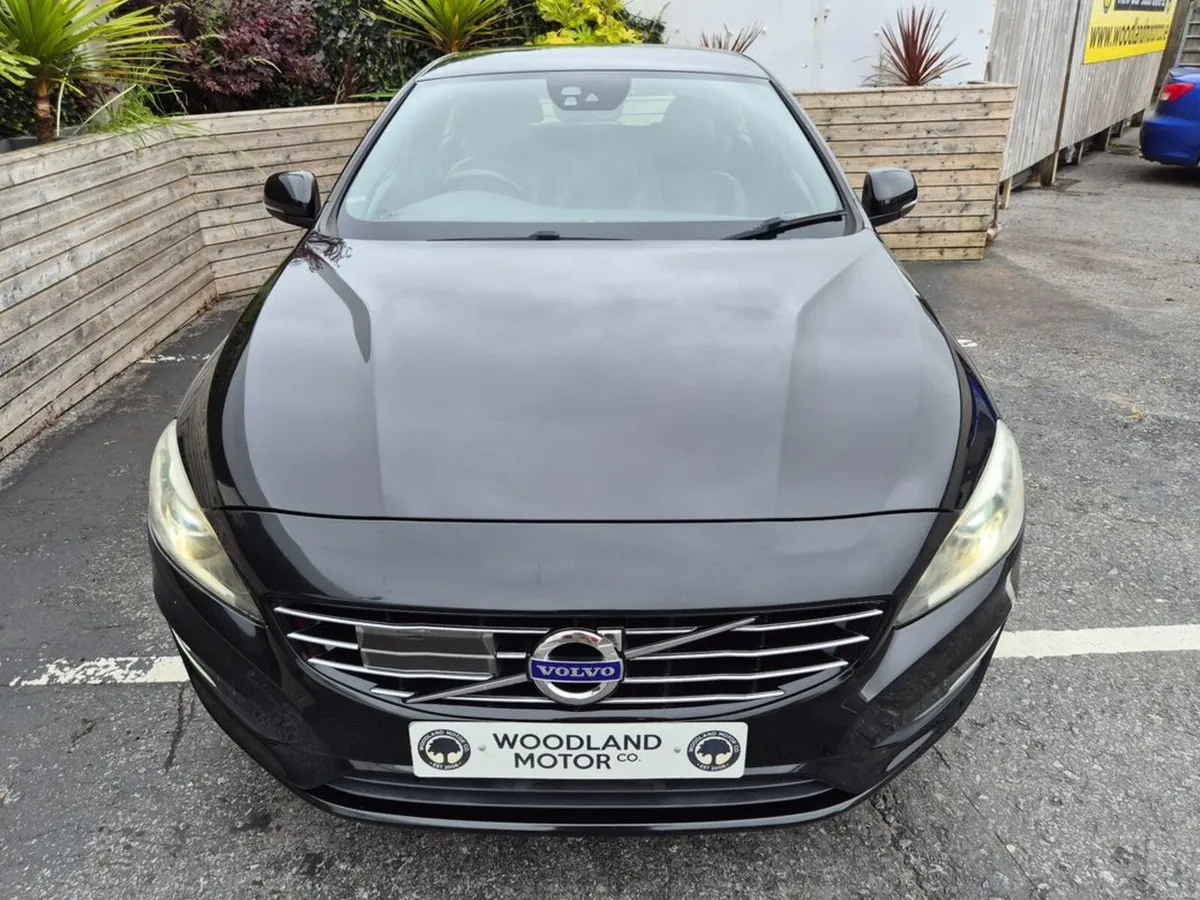 Volvo V60 2.0 D4 / AUTO / DYNAMIC EDITION / LOW MI - Image 4