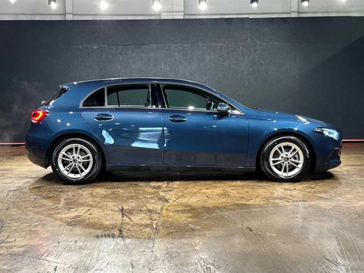 Mercedes-Benz A-Class AUTOMATIC 1.3L - REVERSE CAM - Image 2
