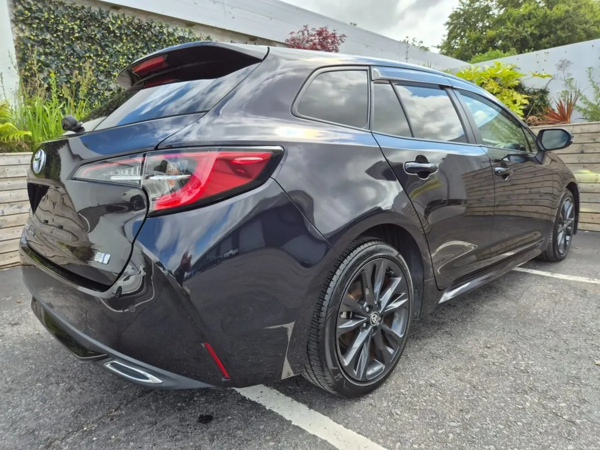 Toyota Corolla 1.8 HYBRID / WxB SPORT SPEC / TAX € - Image 5