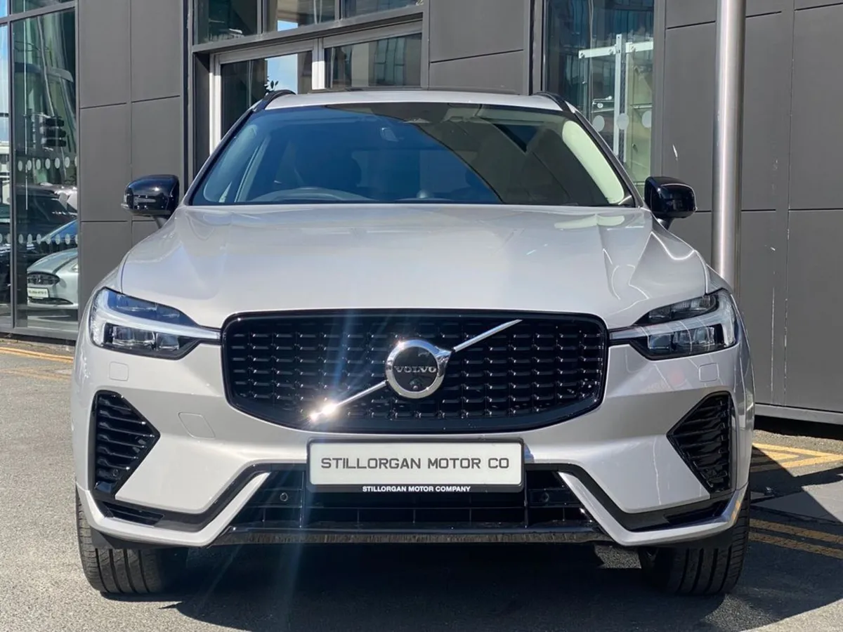 Volvo XC60 T8 Ultra (Dark) AWD Auto (PHEV) - Image 2