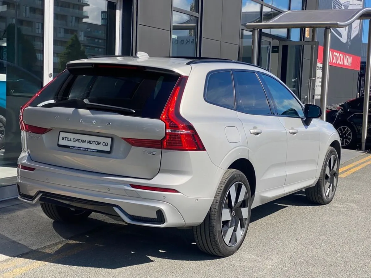 Volvo XC60 T8 Ultra (Dark) AWD Auto (PHEV) - Image 5
