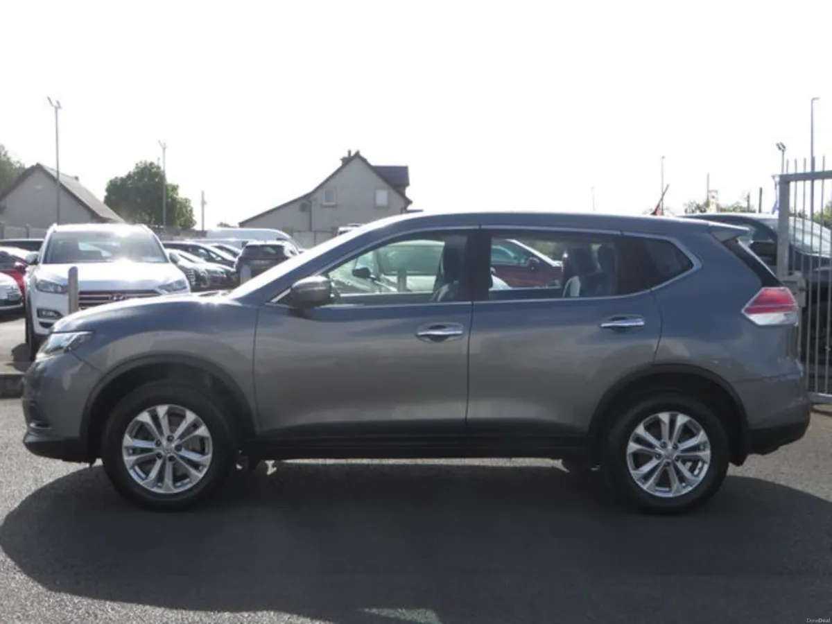 Nissan X-Trail 1.6 DIESEL 7 SEATS - Image 6