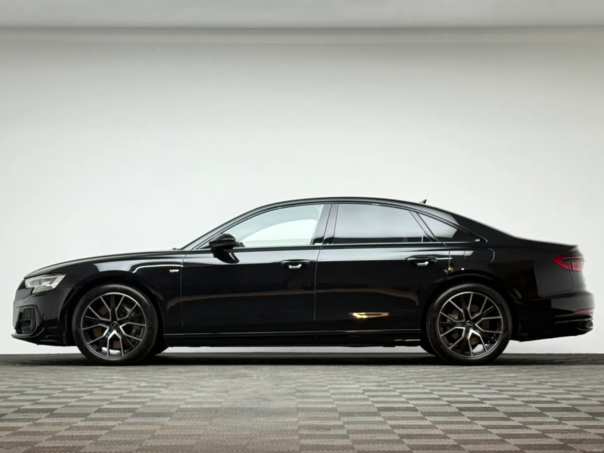 Audi A8 BLACK EDITION 60 TFSI E QUATTRO - Image 4