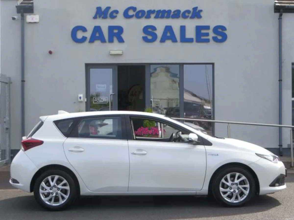Toyota Auris 1.8 VVTI Petrol-Hybrid , Business Edi - Image 2